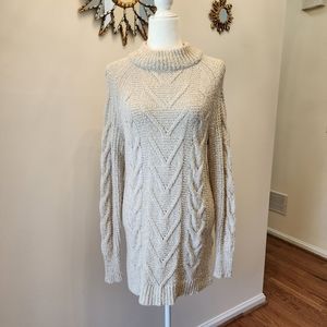 Old Navy Cableknit Sweater Dress/Tunic Size Medium Like new!